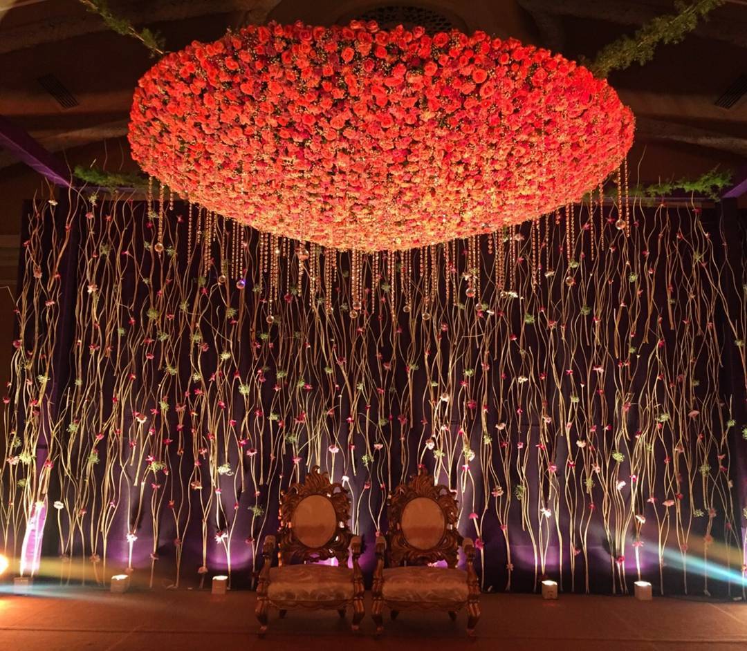 Trending 16 Gorgeous Stage Decor Ideas For Your Wedding
