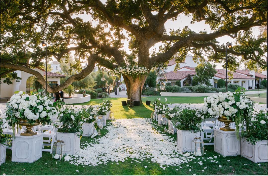 wedding floral decor trends 2017