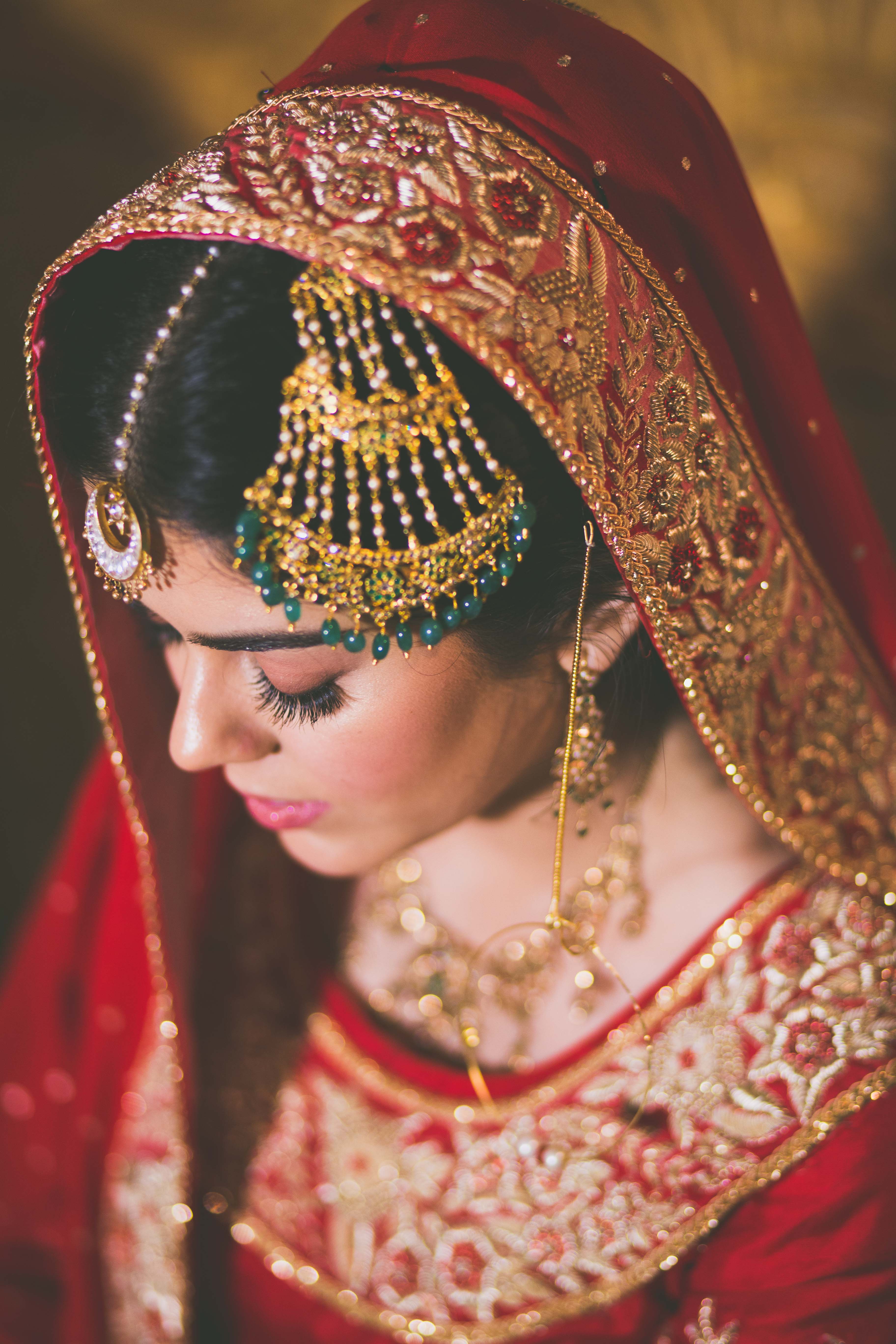 nikah, muslim bride, bridal jewellery, bridal jewelry, jhoomar, passa, maang teeka, wedding photographer, camera waale baraati