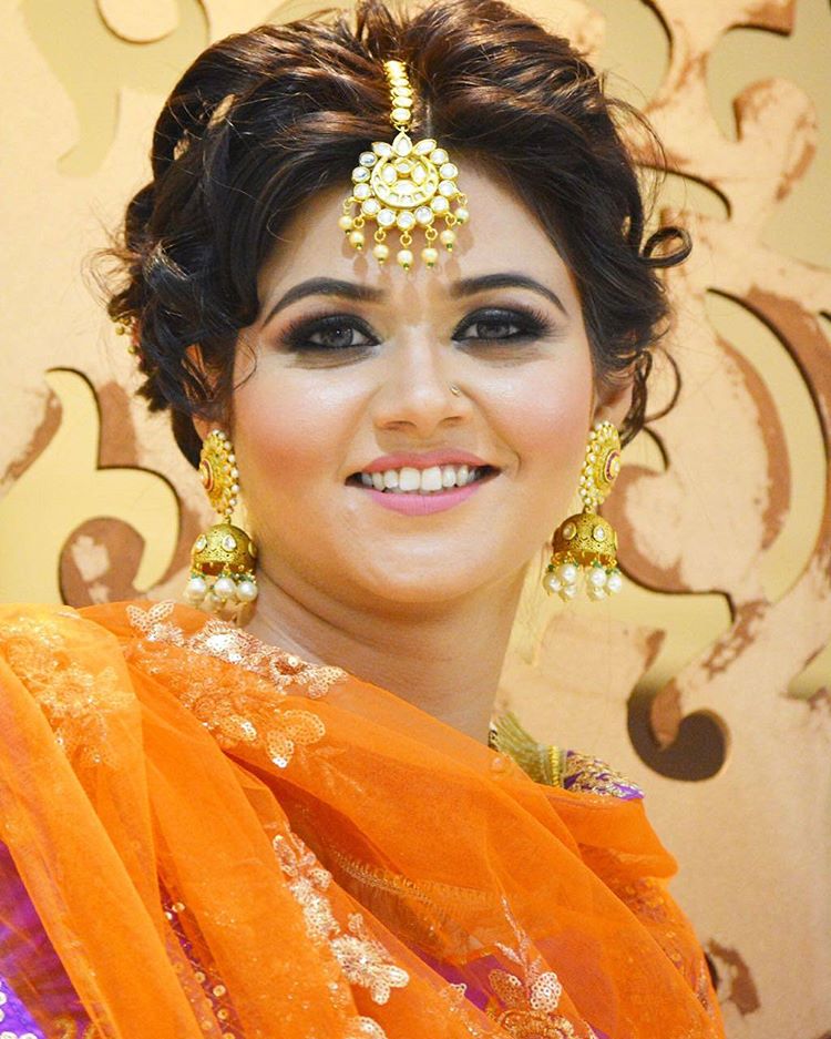 Indian Makeup For Round Face | Saubhaya