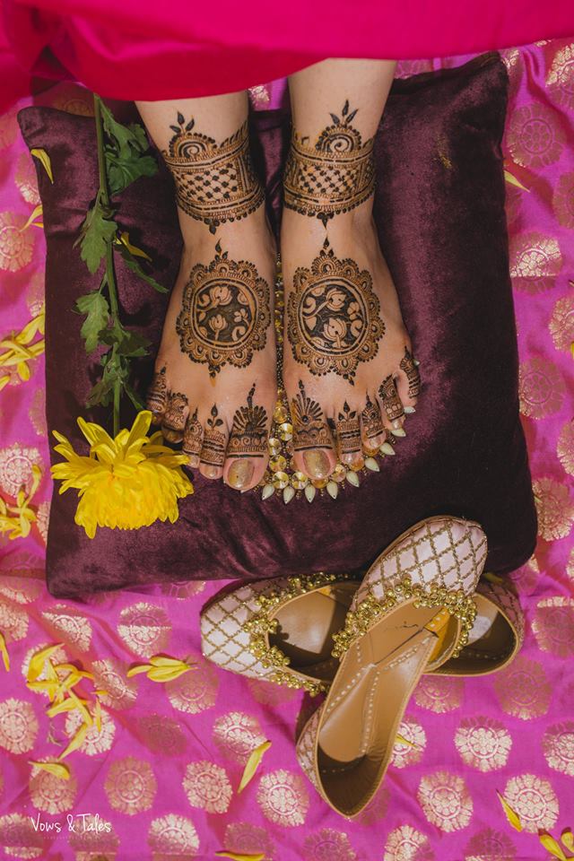 juttis, bride footwear, feet mehendi