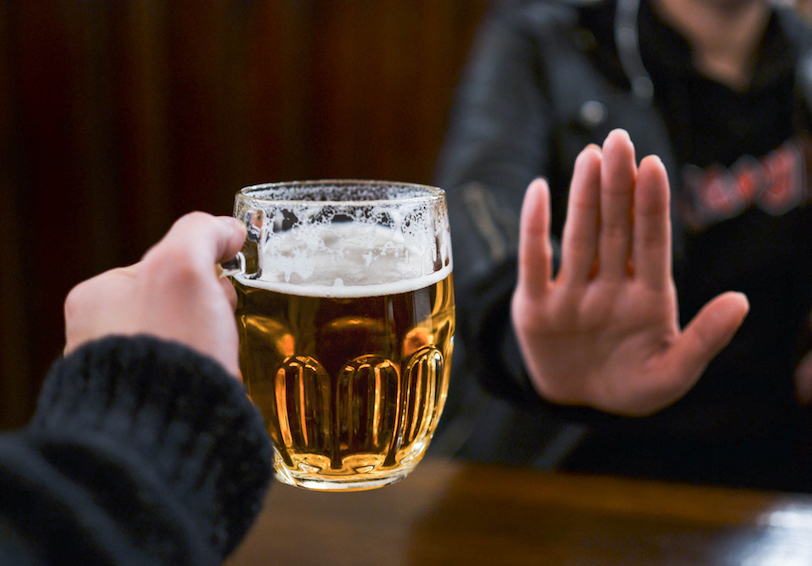 Cara mudah menjaga kesehatan ginjal dengan cara  mengurangi alkohol