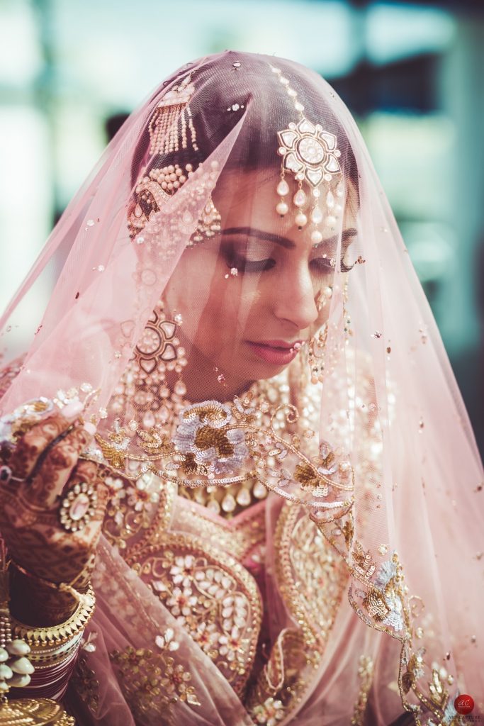 30 Breathtaking Bridal Maang Tikkas We Spotted On Real Brides 