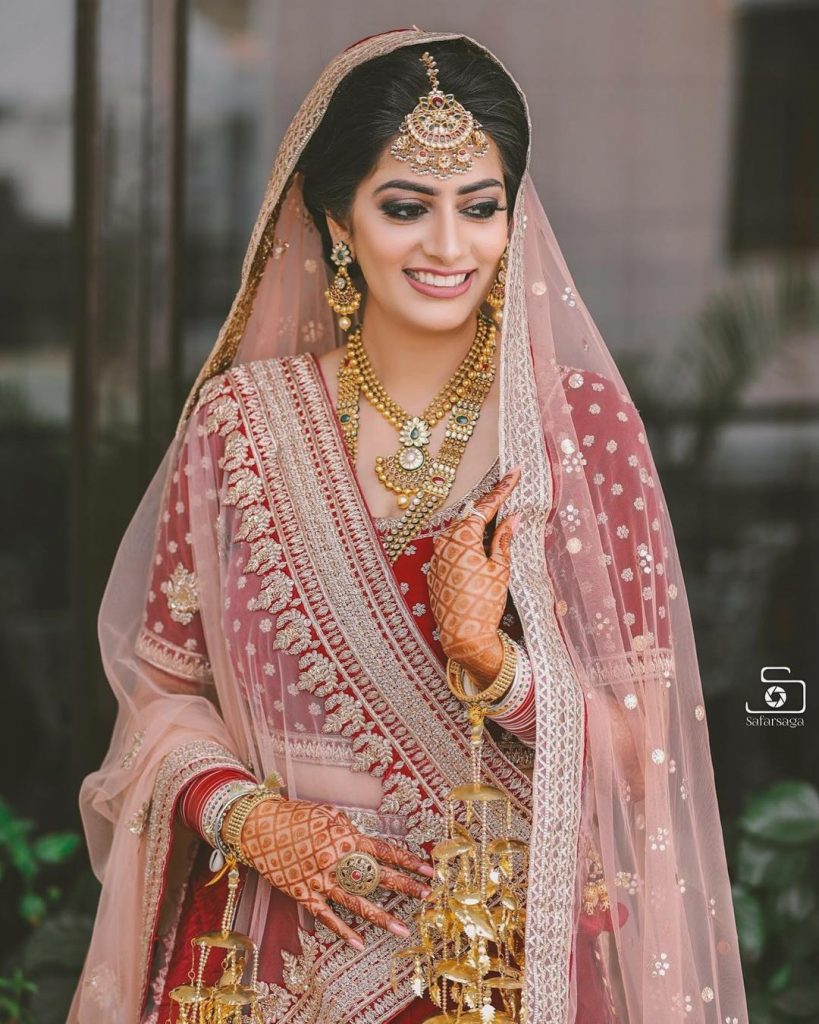 30 Breathtaking Bridal Maang Tikkas We Spotted On Real Brides