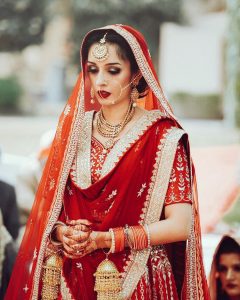 30 Breathtaking Bridal Maang Tikkas We Spotted On Real Brides