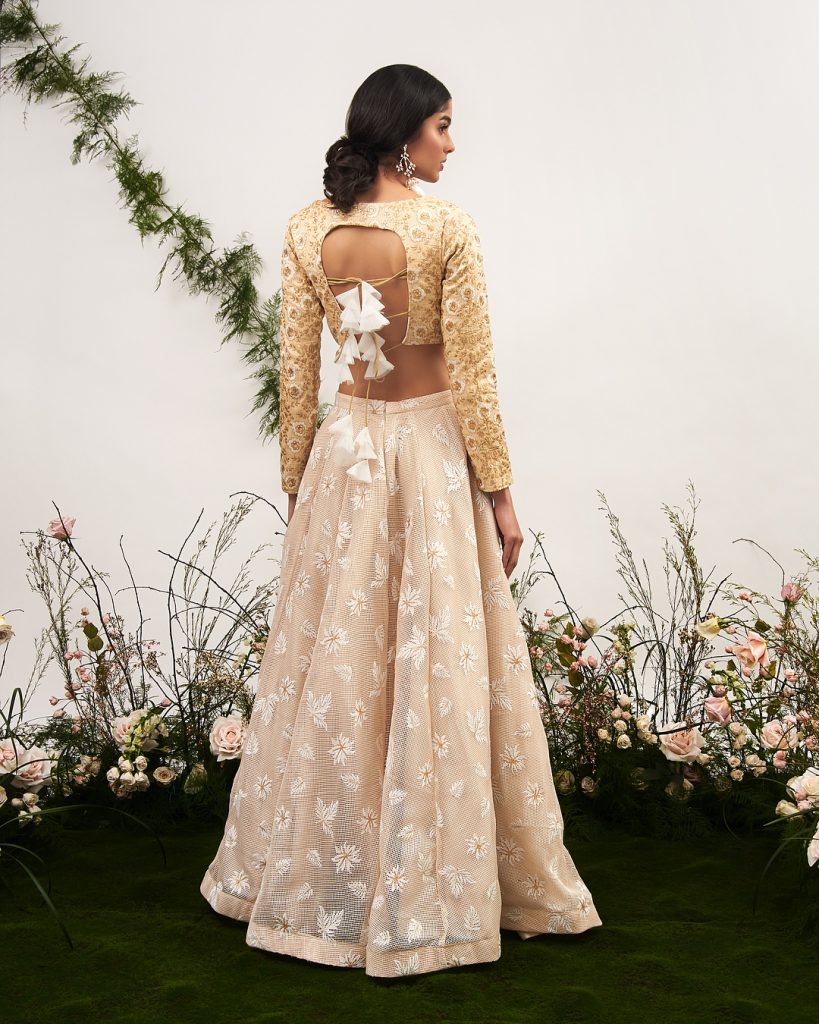 45+ Unique Blouse Back Designs Spotted on Real Brides