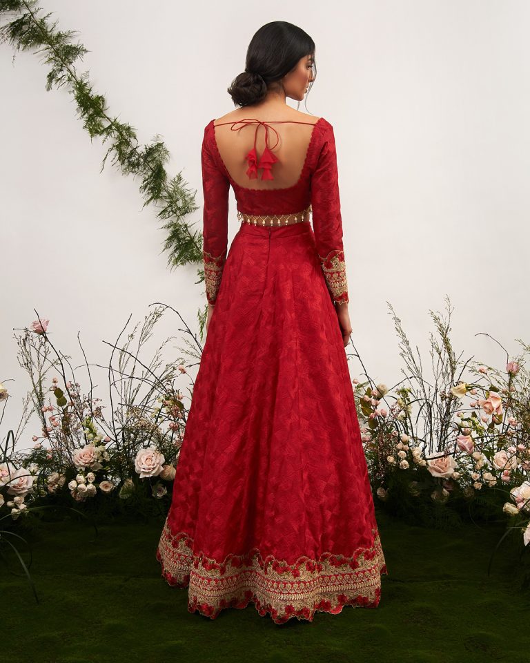 45+ Unique Blouse Back Designs Spotted on Real Brides