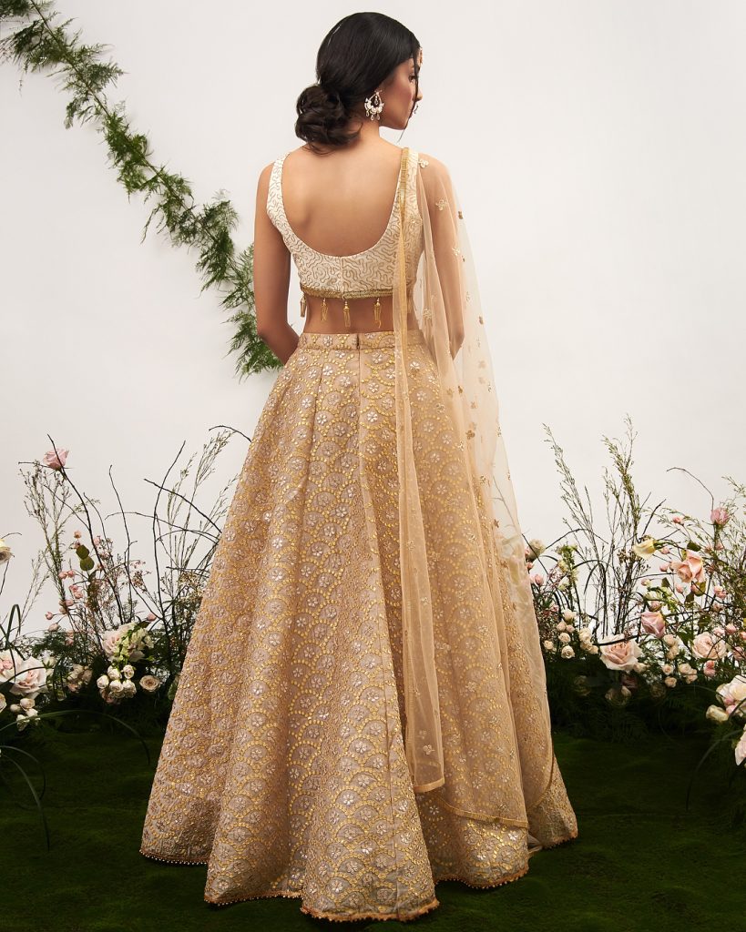 45+ Unique Blouse Back Designs Spotted on Real Brides