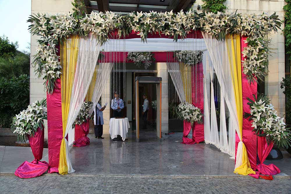wedding decor, floral decor, flower decoration, floral decoration, entry decor, dining decor