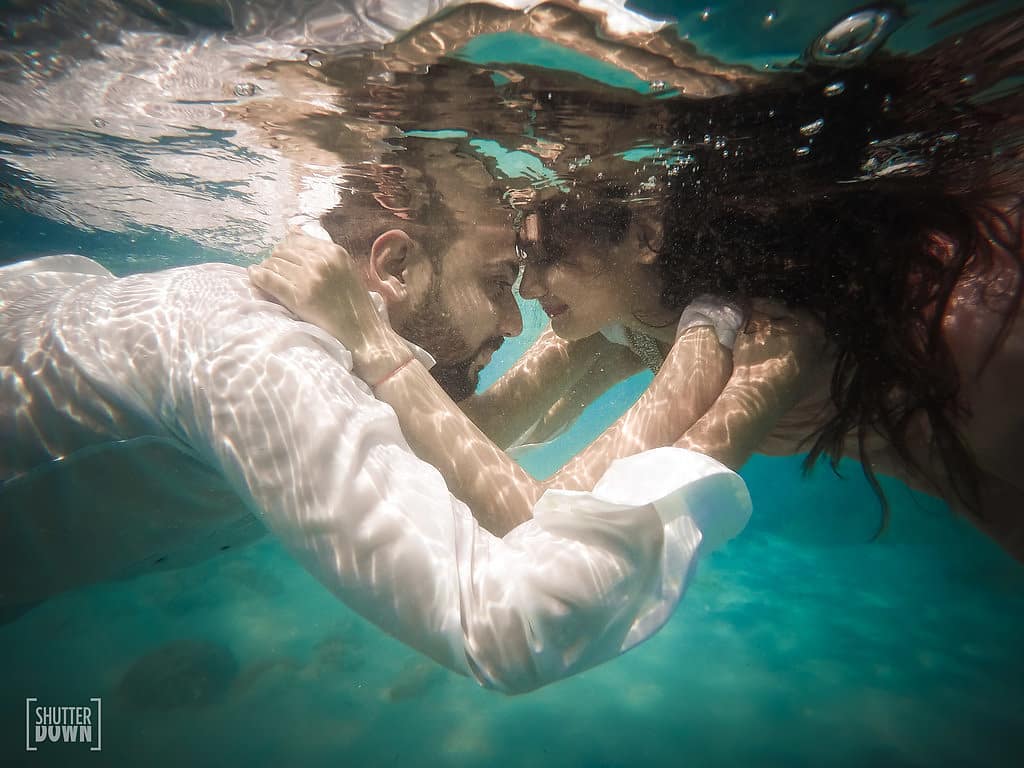 underwater shoot, underwater couple shoot