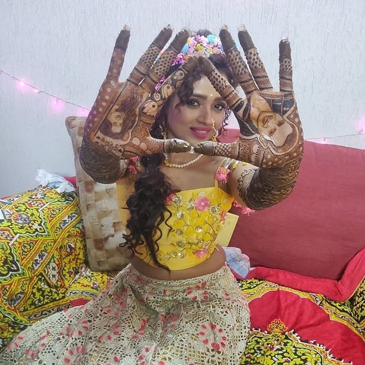 Parul Chauhan wedding, mehendi ceremony, unique mehendi deign, portrait mehendi design, bridal mehendi