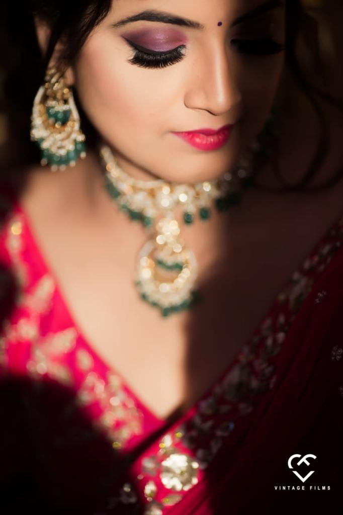 Coolest Bride 🎀 Bridal Bookings Open ♥️ 9999896241 / 9654919524 . . .  #love #makeup #bridalmakeup #indianbride #aishshreya #brideinred… |  Instagram