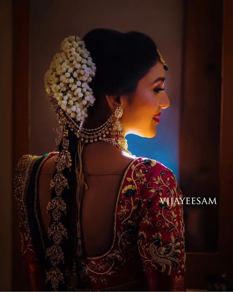 32 Magnificent South Indian Bridal Hairstyles Shaadiwish Combing through all the different wedding hairstyles for long hair to find the perfect style for your own big day can seem like a totally endless process. 32 magnificent south indian bridal