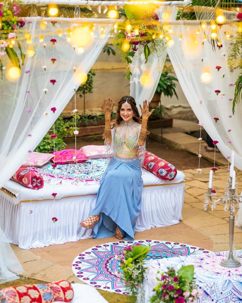 Upbeat and Unique Mehendi Outfit Ideas For Brides, 5 Kartik Bhagat