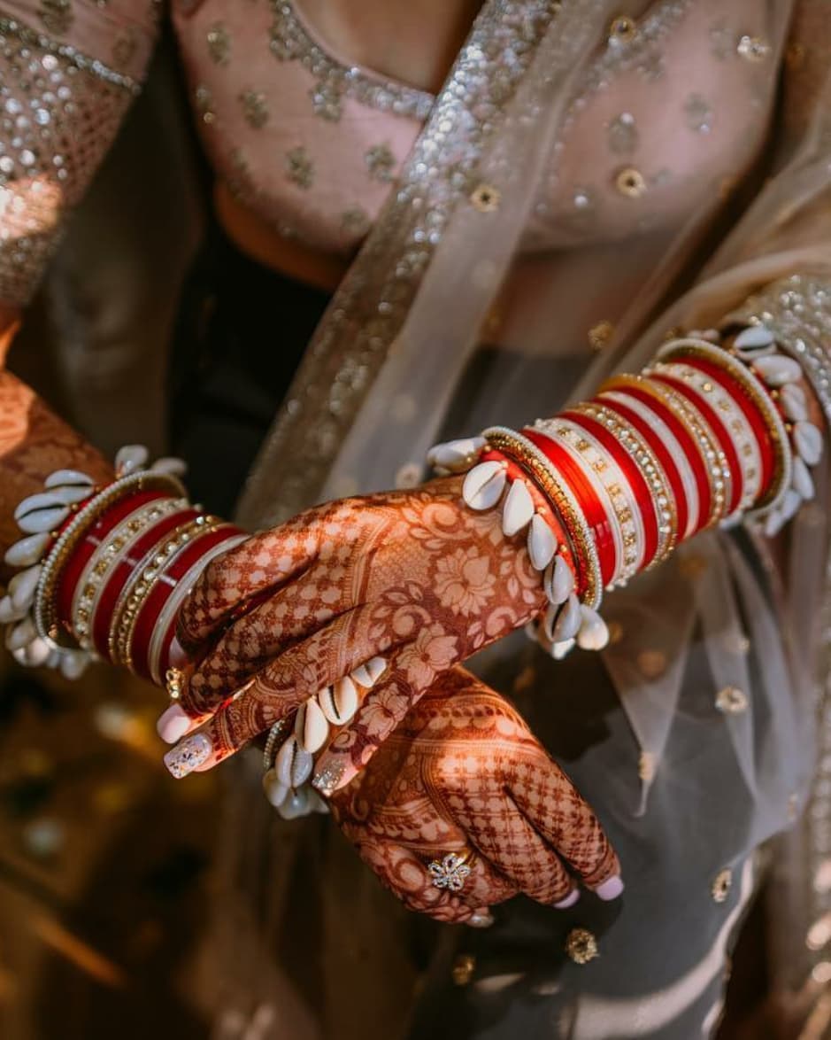 Offbeat Bridal Chooda Designs And Where To Buy Them In Delhi Rish Agarwal Best Candid Wedding Photographer Delhi India In punjabi traditional wedding kalire is an important item of the bridal jewellery. offbeat bridal chooda designs and where