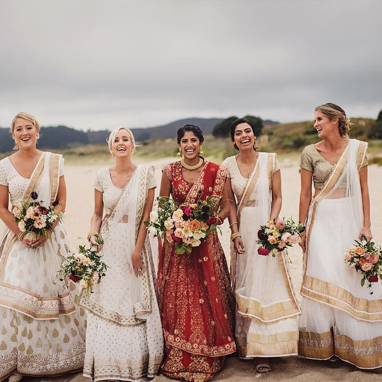 A Beach Wedding Look Guide For Brides And Bridesmaids!