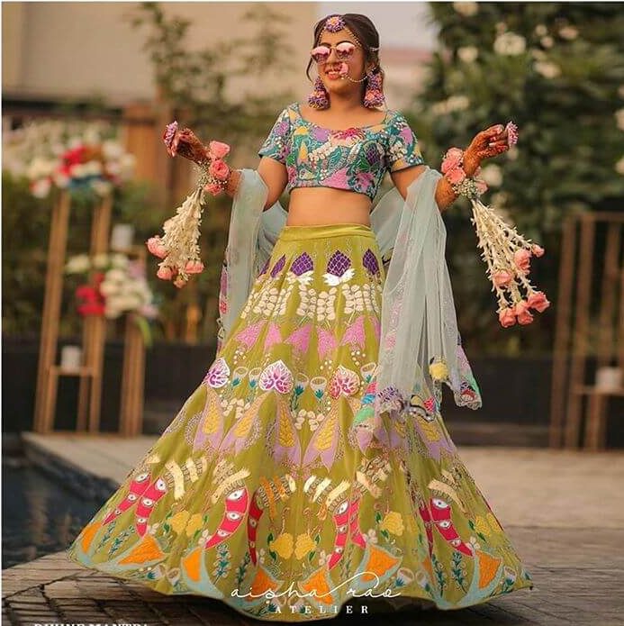 Mehendi Outfits For Brides