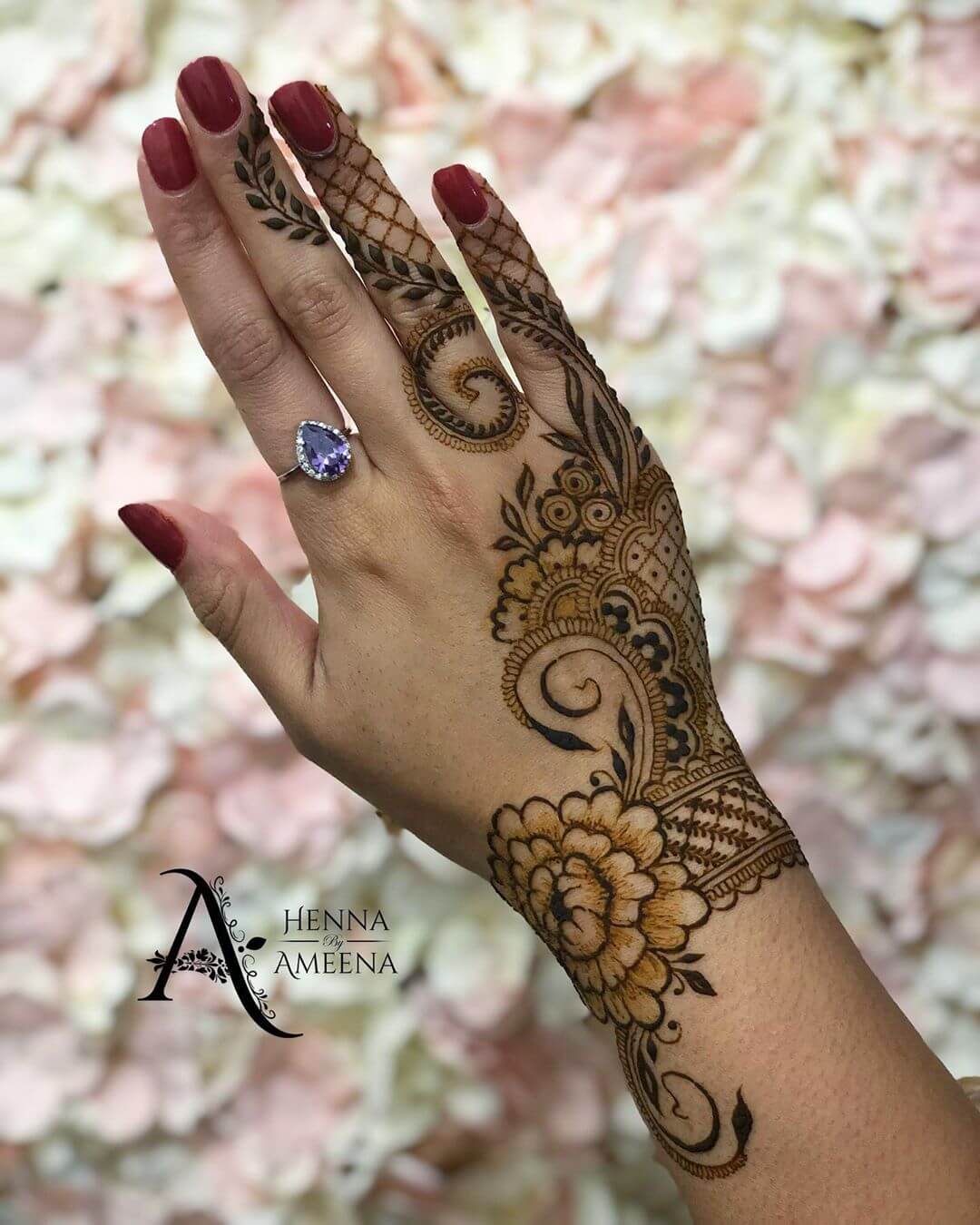 Super Trendy & Unique Arabic Mehendi Designs For Brides!