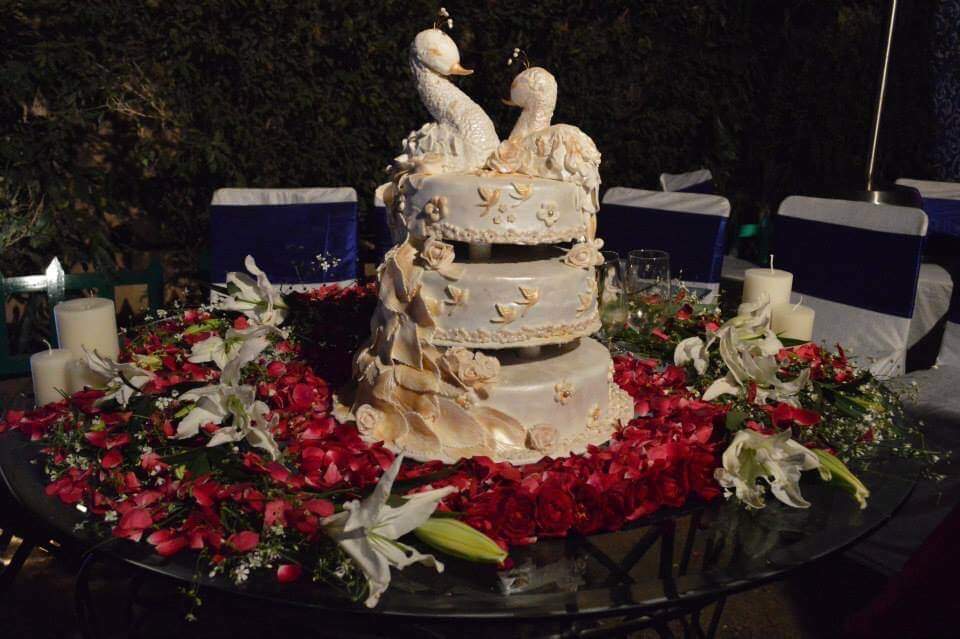 wedding cakes in Delhi