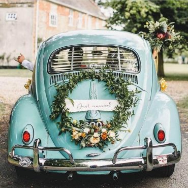 just-married-couple-car - ShaadiWish