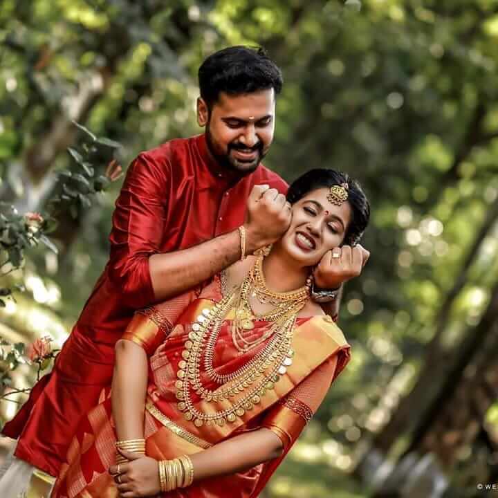Wedding poses for couples | Romantic couple poses for photography |