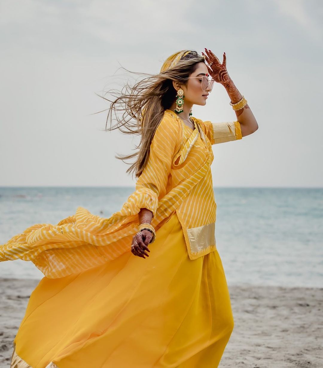 10 Trendy and Funky Haldi Outfits For The Bride-sonthuy.vn