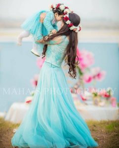 Mother Daughter Matching Outfits Ideas For Wedding!