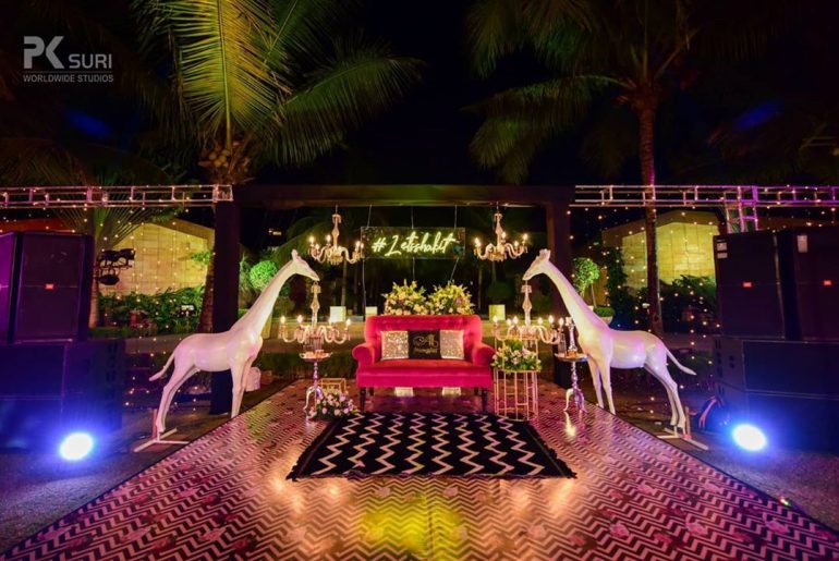 https://shaadiwish.com/blog/wp-content/uploads/2020/07/Creative-Stage-Setup-aashstudio-770x515.jpg