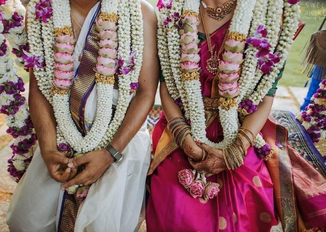 South Indian Wedding Garland Designs We Couldn't Take Our Eyes Off!