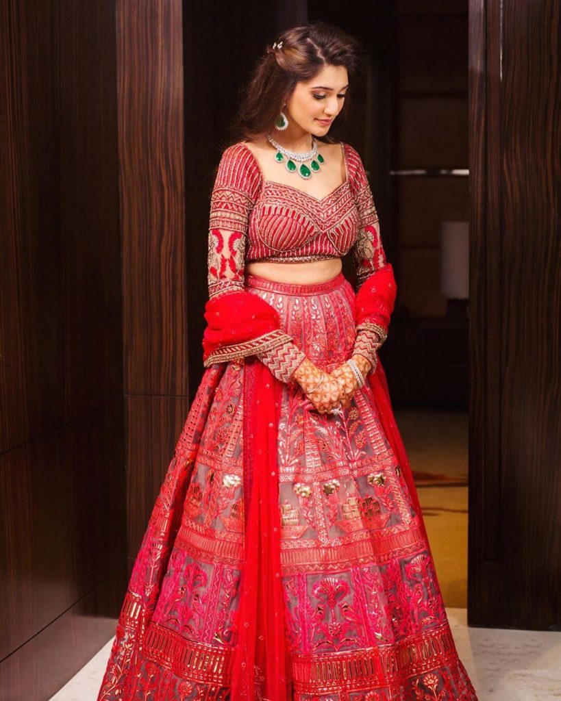 Pretty Lehenga Blouse Designs To Jazz Up Your Bridal Look 