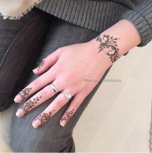 These Elegant And Simple Mehandi Designs Are For Small Weddings