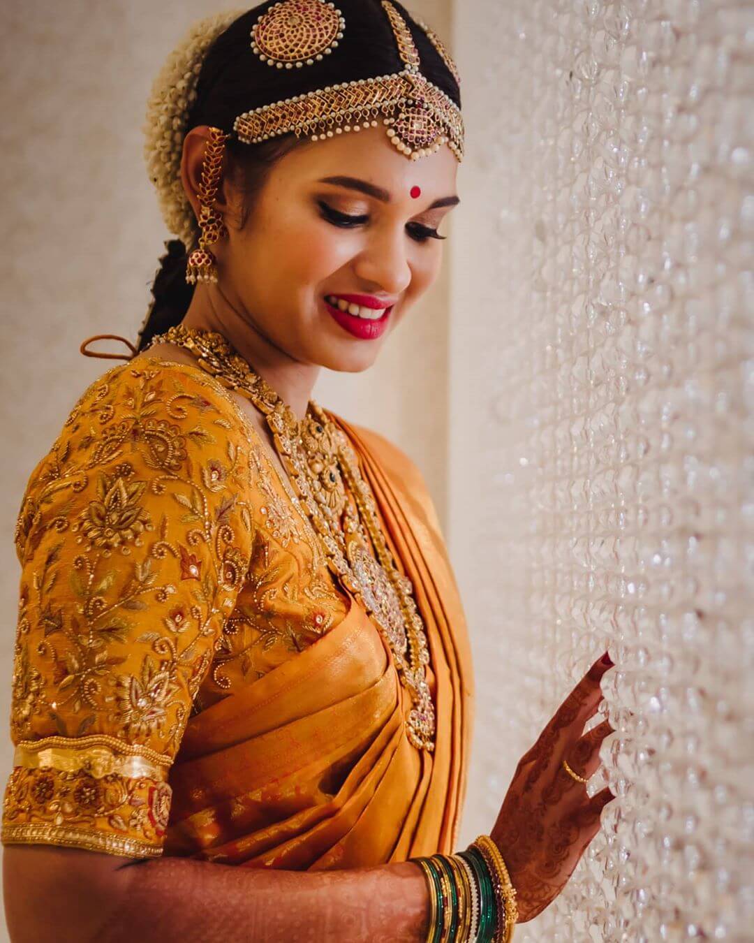 Gorgeous Kanjeevaram Blouse Designs For Trendsetter Bridal Looks