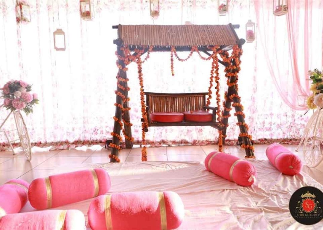 9+ WoW Mehndi Decoration Ideas For You Wedding Ceremony - SetMyWed