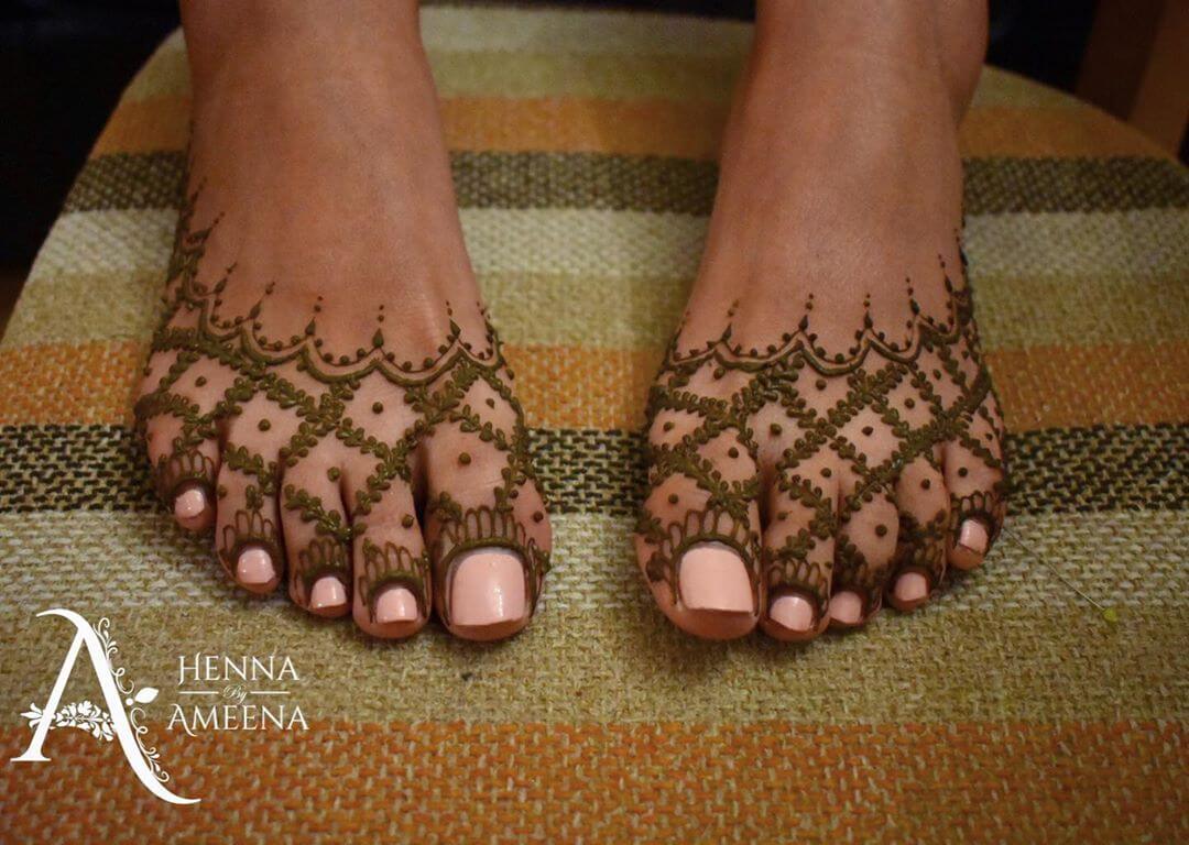 Indian Bridal Mehndi Designs for Feet on Wedding | Weddingplz