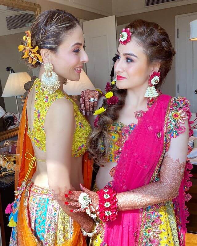 JaipurBangles on Etsy  Bride floral Bridal mehndi dresses Indian bridal  hairstyles