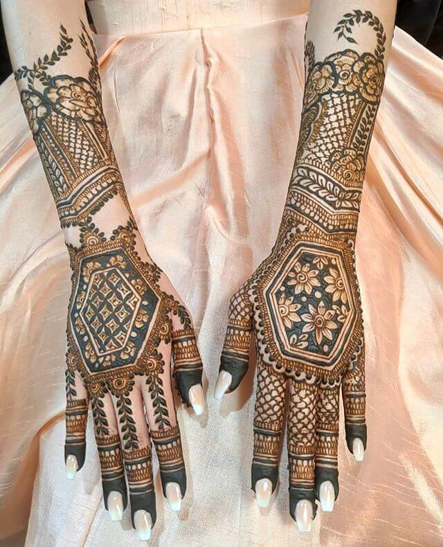 Left hand palm mehndi. | New mehndi designs, Hand henna, Henna hand tattoo-suu.vn