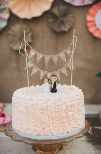 minimal wedding cakes