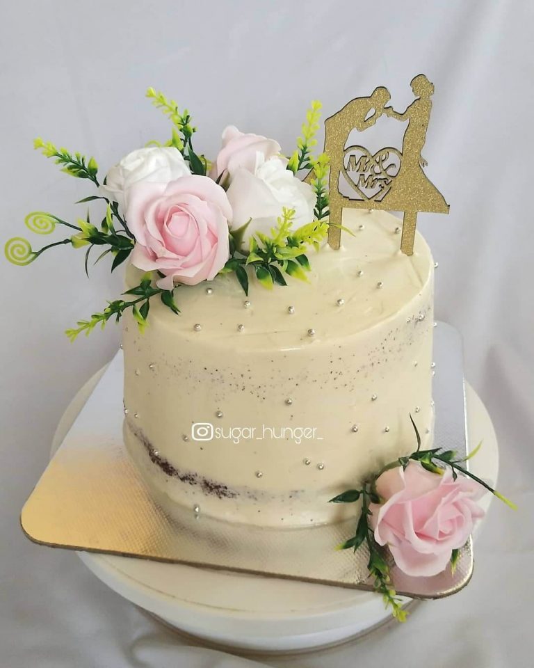 Stunning And Beautiful Cakes For Small Weddings