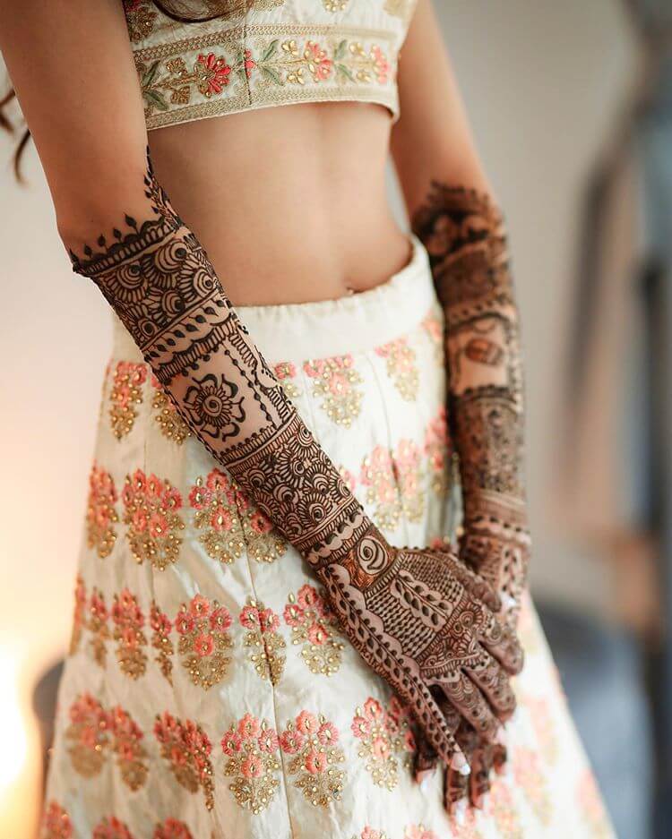 Full Hand Bridal Design Mehandi Service at best price in Varanasi-atpcosmetics.com.vn