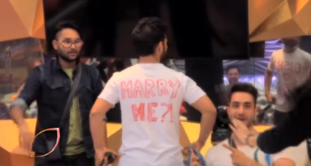 rahul proposes his girlfriend