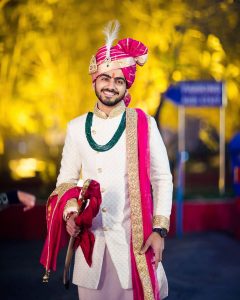 pink lehriya groom pagri