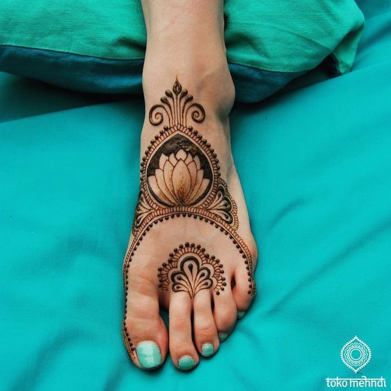 lotus feet henna