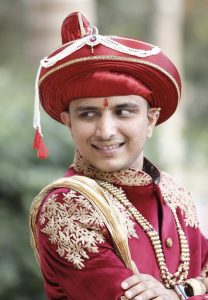 red peshwa pagri