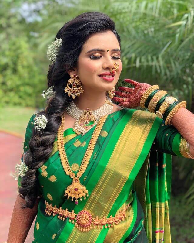 Sigh! Now this is what we call a magical bridal portrait✨ The stunning nauvari  saree, golden pearl jewellery and the dewy makeup finish… | Instagram