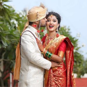 Adorable Marathi Couple Portraits That We Absolutely Love - ShaadiWish