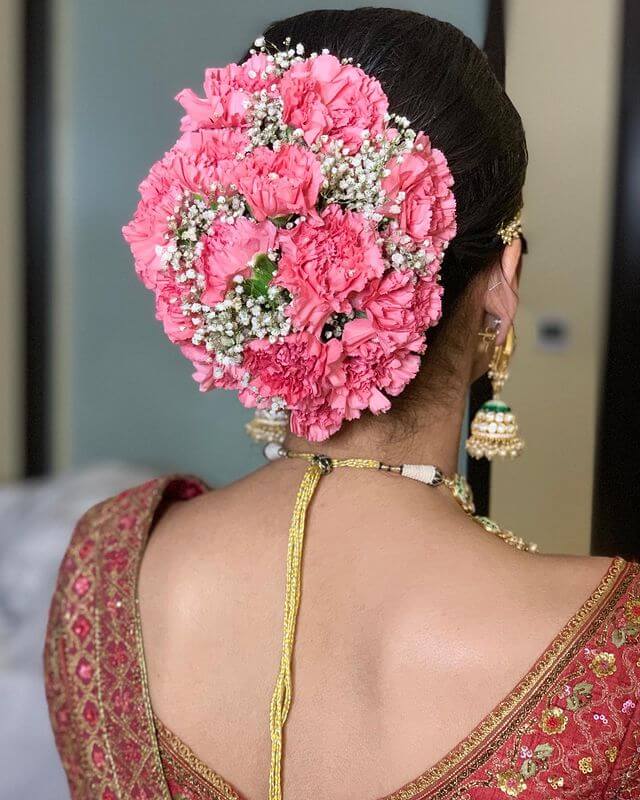 Juili Kulkarni - Traditional Bun With Signature Rose Petals Gajra with  Classic Hair Accessories giving Me Some HairGoals😍😍 Loved this Hairstyle😊😊  This Wedding Season Shine Like A Princess Choose Best Makeup And