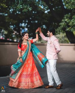 dance poses for couple portraits