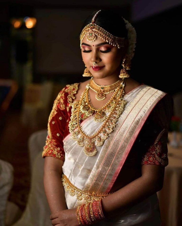 Magnificent South Indian Bridal Matha Patti That We Truly Adore
