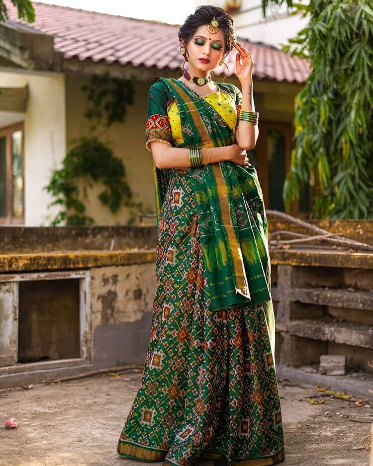 Stunning Gujarati Brides And Their Traditional Sarees | Indian bride  outfits, Rajasthani bride, Indian bridal wear