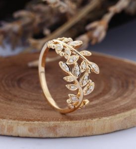 leaf motif wedding ring